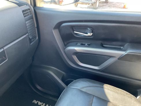 Used 2015 Nissan Titan PRO-4X w/ Pro-4x Luxury Package image 19