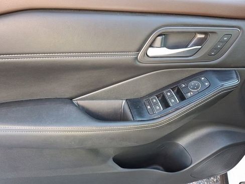 Certified 2023 Nissan Rogue SL w/ SL Premium Package image 15