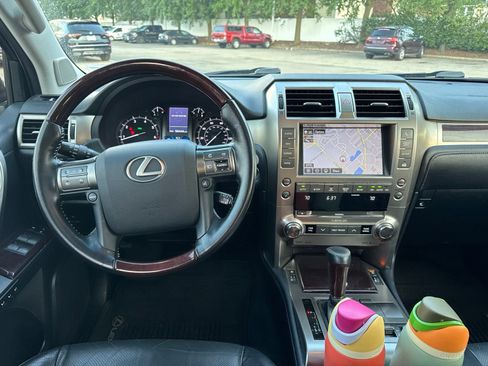 Used 2018 Lexus GX 460 Premium AWD/4WD image 16