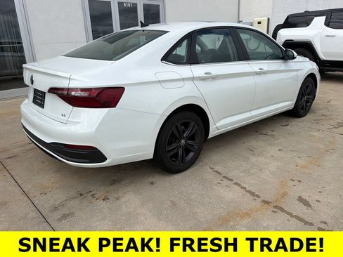 Used 2023 Volkswagen Jetta SE w/ Panoramic Sunroof Package FWD image 6