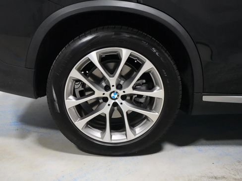 Used 2024 BMW X5 xDrive40i w/ Premium Package image 32