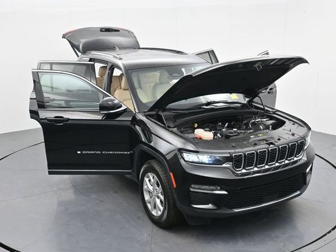Used 2023 Jeep Grand Cherokee Limited image 40