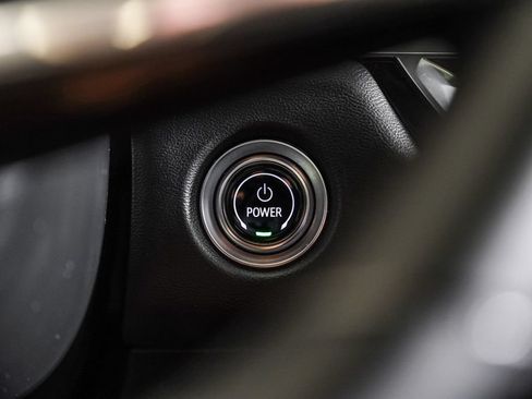 Used 2024 Cadillac Lyriq Sport RWD image 18