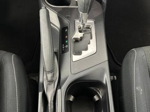 Used 2017 Toyota RAV4 XLE AWD/4WD image 18