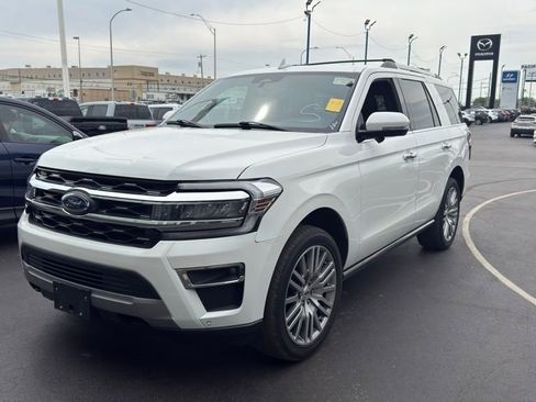 Used 2023 Ford Expedition Limited AWD/4WD image 6