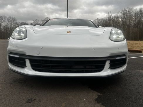 Used 2018 Porsche Panamera 4 image 3