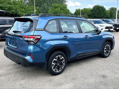Used 2025 Subaru Forester AWD/4WD image 6