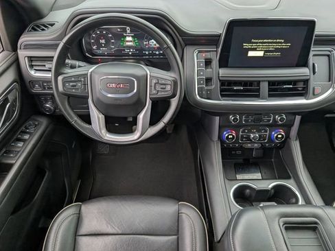 Used 2024 GMC Yukon SLT AWD/4WD image 10