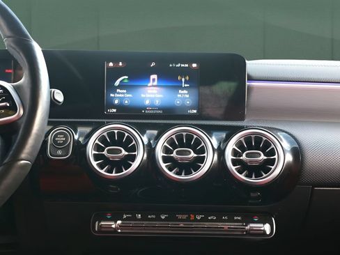 Used 2021 Mercedes-Benz CLA 250 image 38
