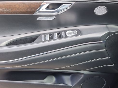 Used 2022 Genesis GV80 2.5T AWD/4WD image 25