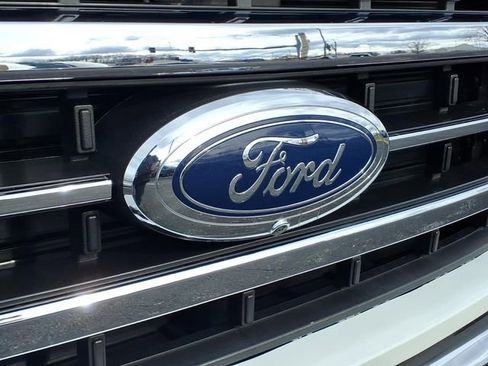 Used 2021 Ford F150 Lariat w/ Trailer Tow Package image 26