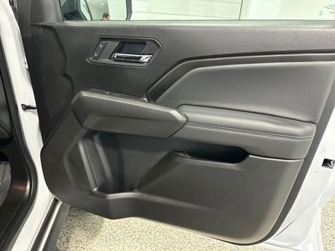 Used 2024 Chevrolet Colorado LT w/ LT Convenience Package image 8