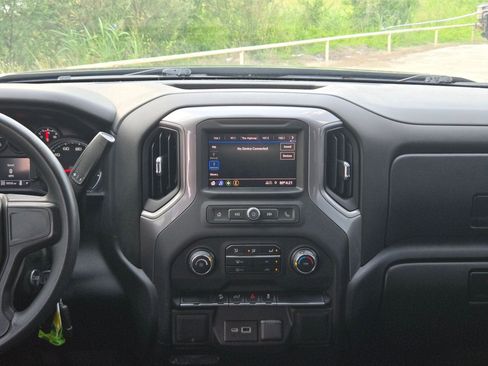 Used 2021 Chevrolet Silverado 1500 Custom Trail Boss w/ LPO, Dark Essentials Package AWD/4WD image 17