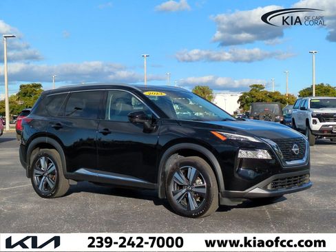 Used 2023 Nissan Rogue SL image 2