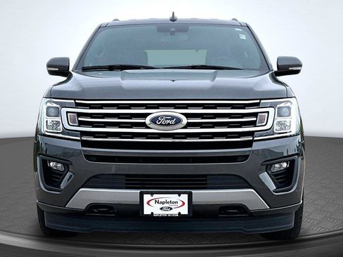 Used 2019 Ford Expedition XLT w/ Equipment Group 202A AWD/4WD image 3