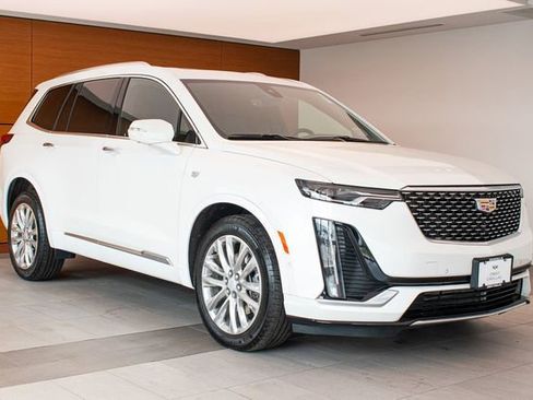 Used 2023 Cadillac XT6 Premium Luxury w/ Technology Package AWD/4WD image 5