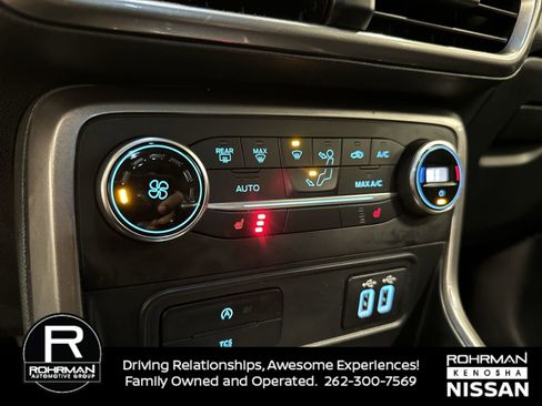 Used 2019 Ford EcoSport SE w/ SE Convenience Package image 9