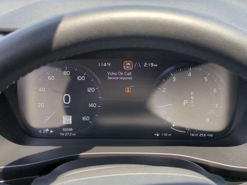 Used 2019 Volvo XC40 T4 Momentum FWD image 21