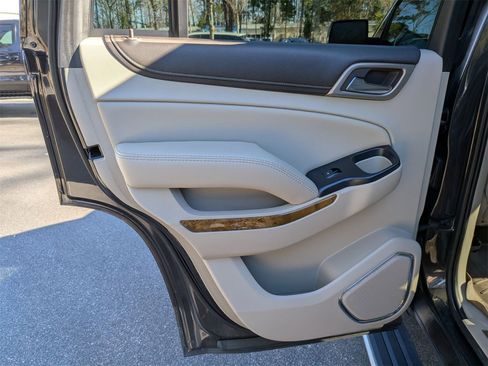 Used 2017 GMC Yukon Denali w/ Open Road Package image 28