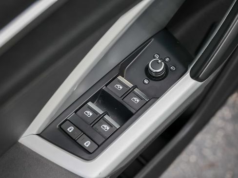 Used 2019 Audi Q3 2.0T Premium AWD/4WD image 5