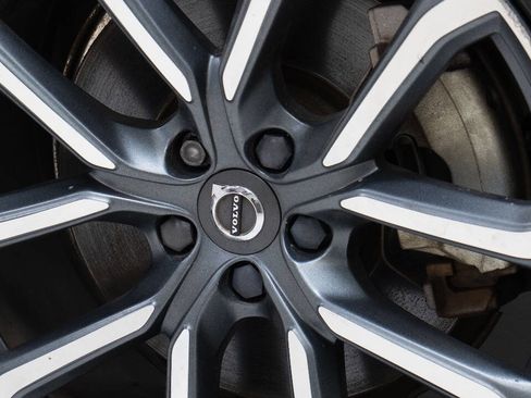 Used 2019 Volvo XC90 T6 Momentum w/ Protection Package Premier image 57