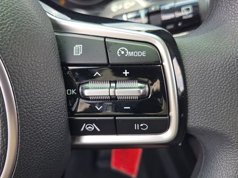 Used 2023 Kia Sorento LX FWD image 25