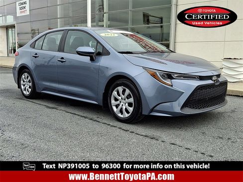 Certified 2022 Toyota Corolla LE image 1