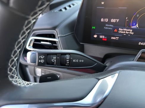 Used 2025 Chevrolet Traverse Z71 w/ Enhanced Driving Package image 32