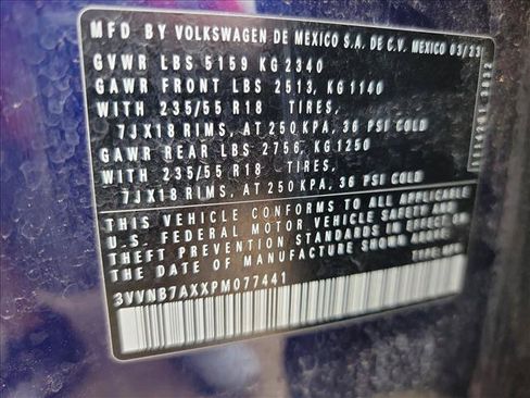 Used 2023 Volkswagen Tiguan SE w/ Panoramic Sunroof Package FWD image 24