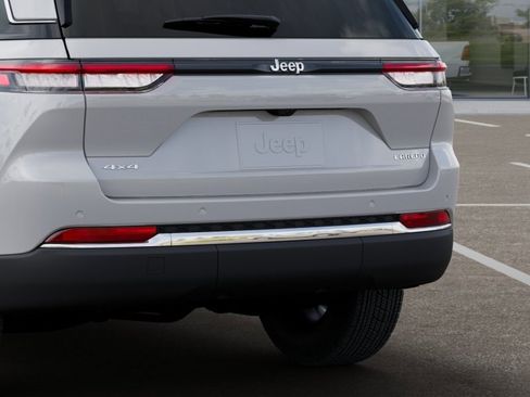 New 2025 Jeep Grand Cherokee 4WD image 13