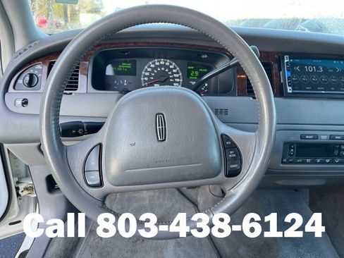 Used 2000 Lincoln Town Car Executive image 18
