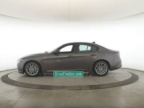 Used 2024 Alfa Romeo Giulia Ti AWD/4WD image 9