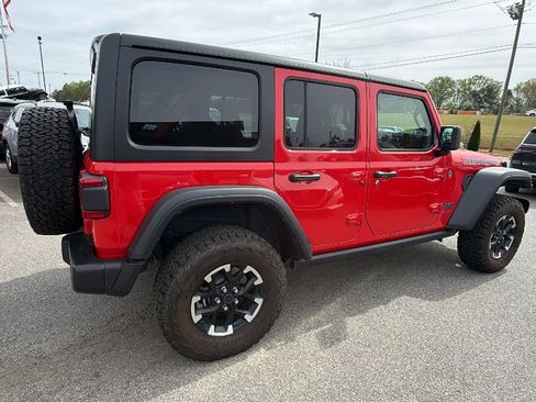 Used 2025 Jeep Wrangler Unlimited Rubicon 4xe w/ Convenience Group AWD/4WD image 8