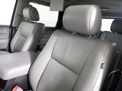 Used 2017 Toyota Sequoia Limited w/ Safety & Convenience Package AWD/4WD image 28