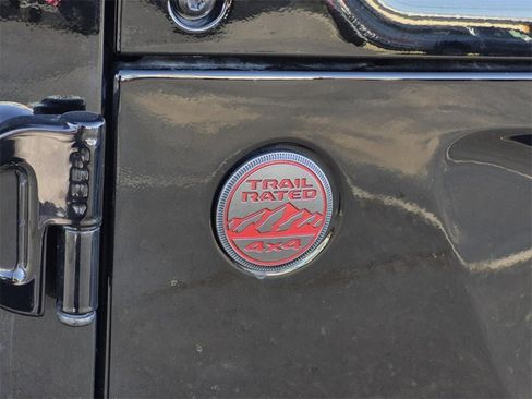 Used 2024 Jeep Wrangler Unlimited Rubicon w/ XTREMEE 35" Tire Package image 9