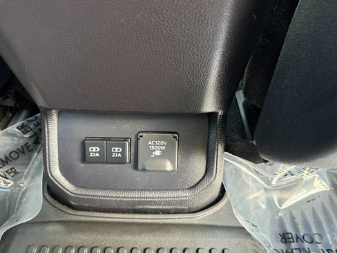 Used 2021 Toyota Highlander Platinum image 25