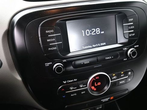 Used 2017 Kia Soul + image 30