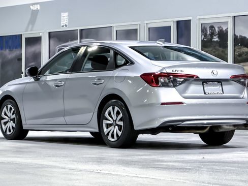 Used 2023 Honda Civic LX image 3