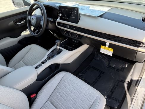 New 2027 Honda HR-V LX image 8