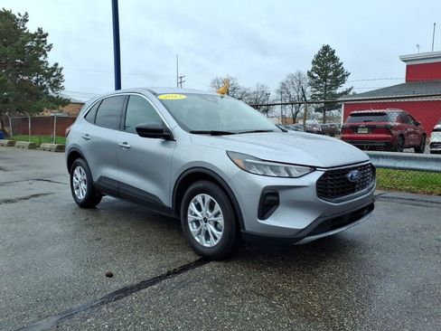 Used 2023 Ford Escape Active image 3