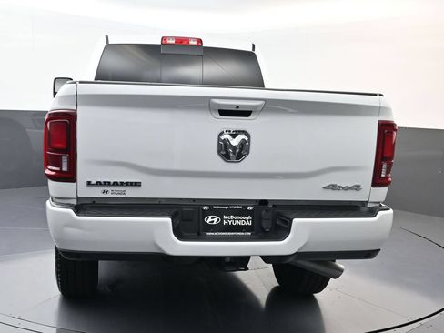 Used 2026 RAM 2500 Laramie AWD/4WD image 4