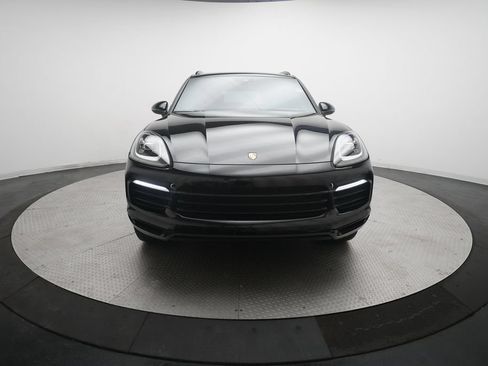 Certified 2022 Porsche Cayenne AWD/4WD image 2