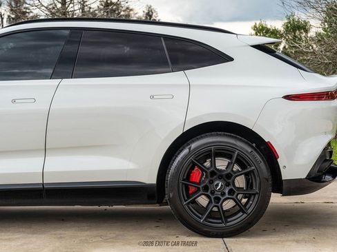 Used 2021 Aston Martin DBX image 5