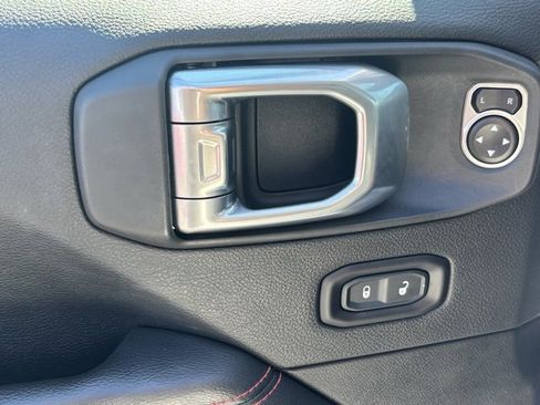 Used 2020 Jeep Gladiator Rubicon w/ Cold Weather Group image 10