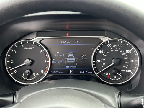 Used 2024 Nissan Altima 2.5 SV FWD image 17