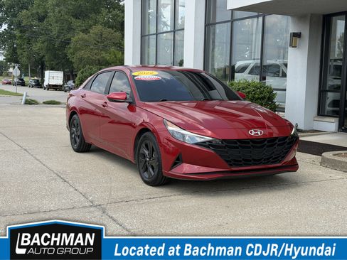 Certified 2022 Hyundai Elantra SEL FWD image 1