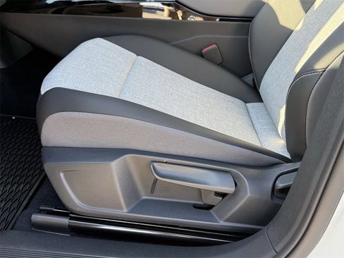 New 2025 Volkswagen ID.4 Pro image 13