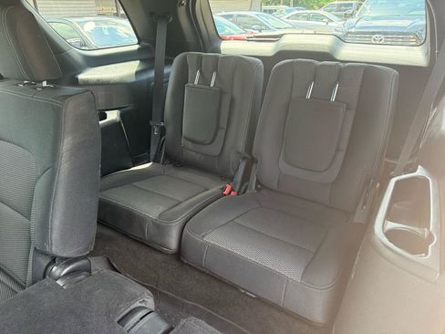 Used 2018 Ford Explorer XLT FWD image 15