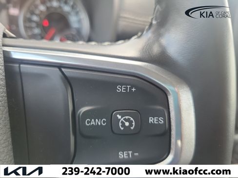 Used 2022 RAM 1500 Laramie AWD/4WD image 33