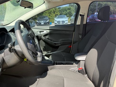 Used 2018 Ford Focus SE FWD image 10